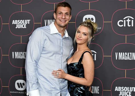 camille kostek siblings|Camille Kostek Height, Age, Boyfriend, Family,。